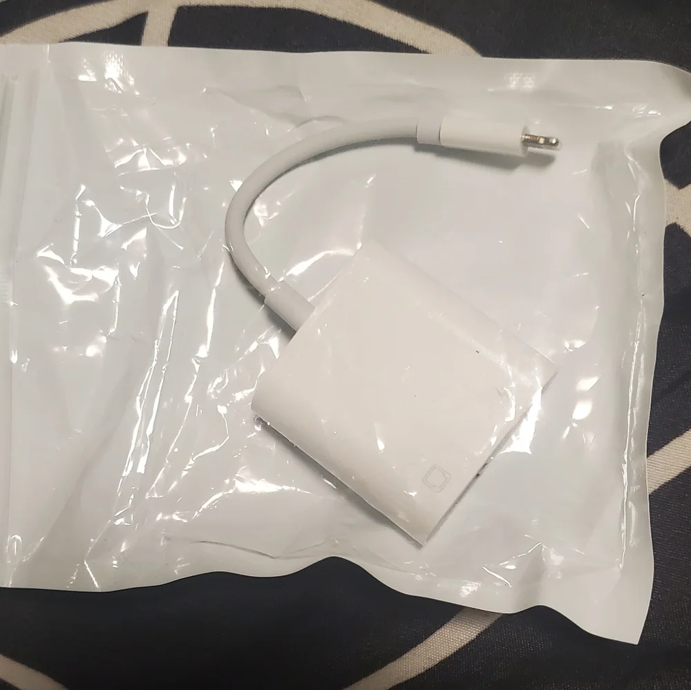 Mini display port to VGA Adapter